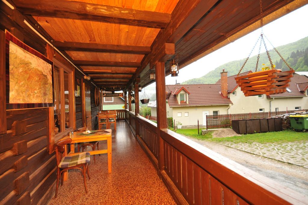 Penzion Pastierna Dedinky Exteriör bild